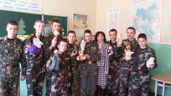 Лялькова вистава "Великодні забави"